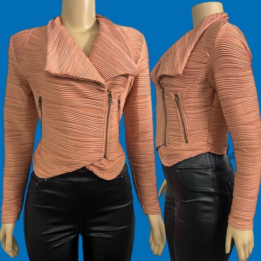 NWT 2B  Bebe Shawl Collar Textured zipper blazer long sleeve Salmon pink Xsmall